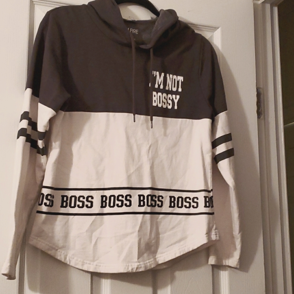 Long sleeve hoodied shirt